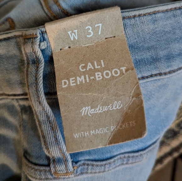SOLD*****Madewell Plus Size Cali Demi Jeans size 37 NWOT - Picture 2 of 4